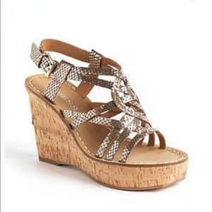 GUESS Yarkena SIZE 6  Gold wedge sandals